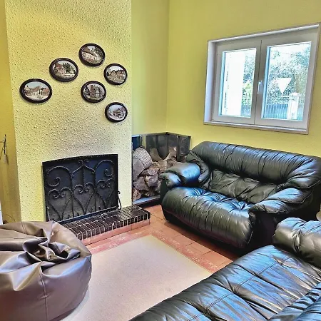 T3 Cozy Old House With Xl Garden Borralha